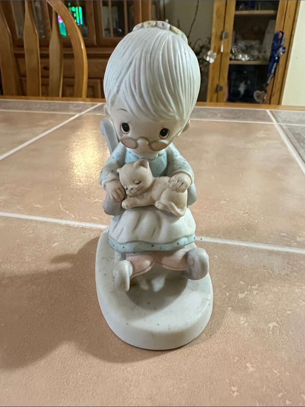 VTG 1979 Porcelain Girl Figurine Holding Kitten - Pastel wBlue & Pink
